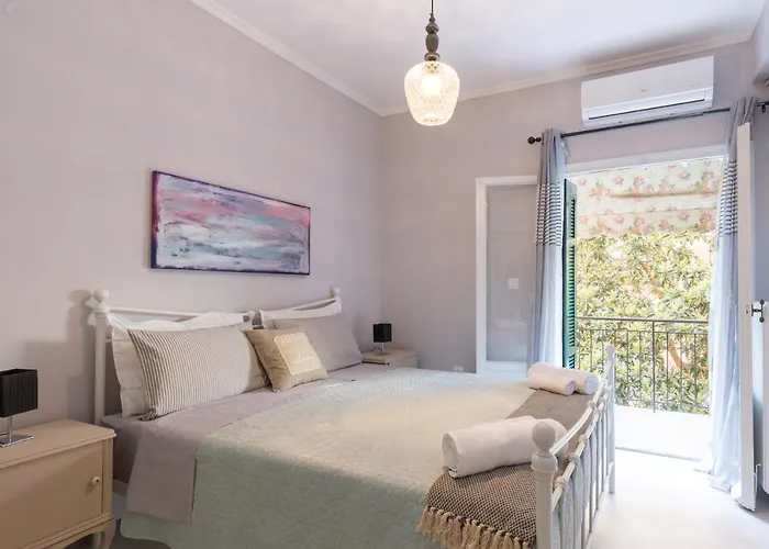 Stylish, Comfy By Konnect, Corfu Center *